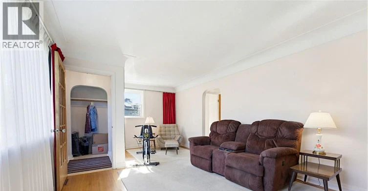 10 Oakley Court, Hamilton, ON, L9G 1T5 - 4