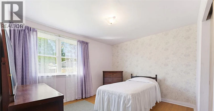 10 Oakley Court, Hamilton, ON, L9G 1T5 - 10
