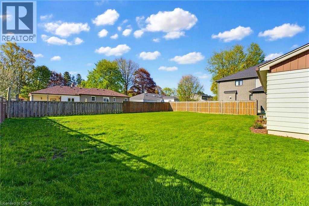 10 Oakley Court, Hamilton, ON, L9G 1T5 - 14