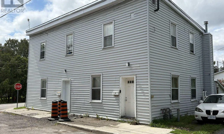 19-21 Rock Lane E