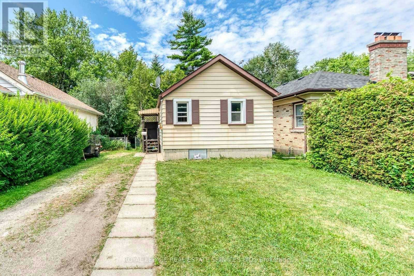 10 Thatcher Avenue, Toronto, ON, M1M 2M2