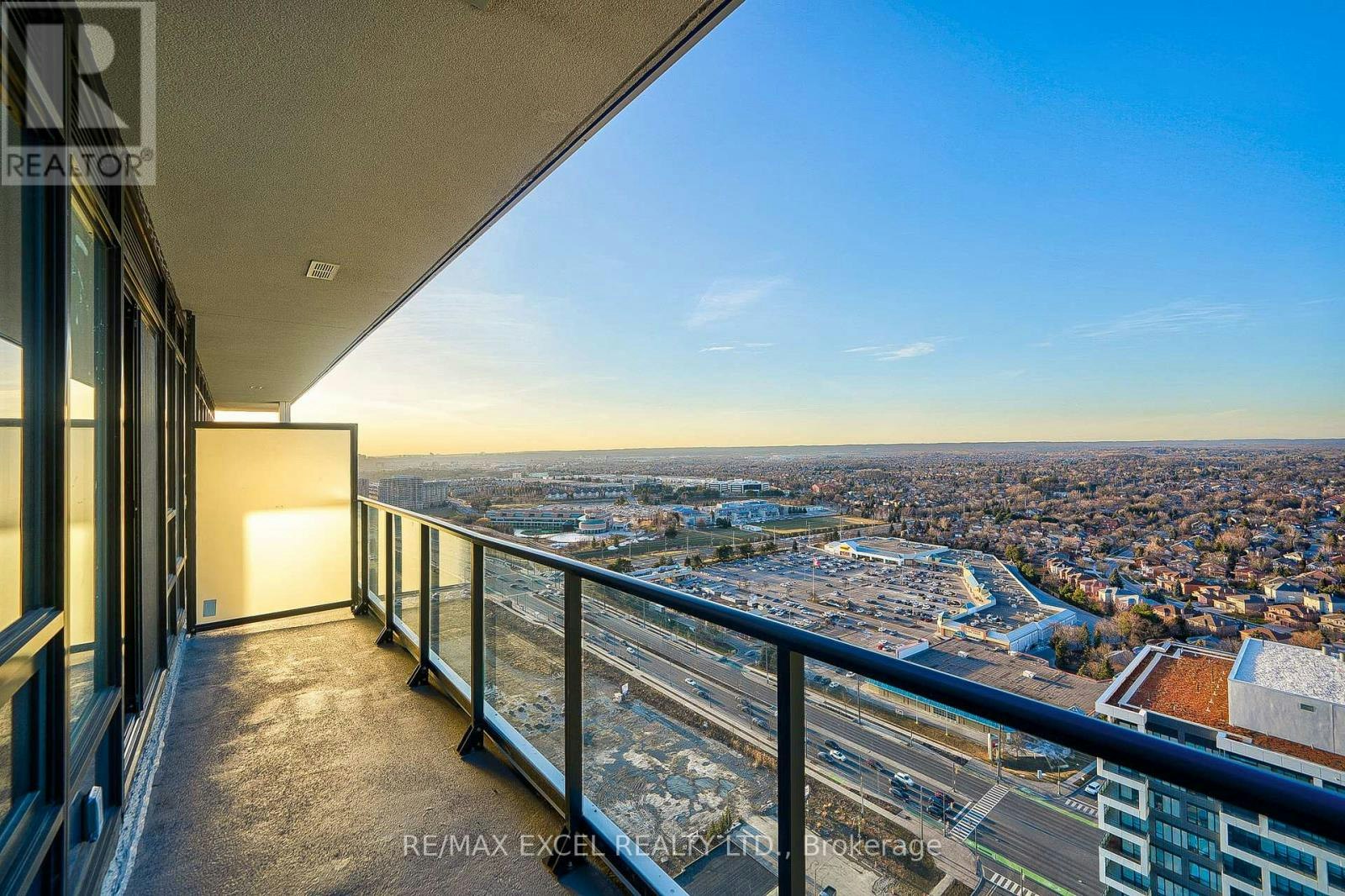 3508-8 Water Walk Drive, Markham, ON, L3R 6L4 - 34