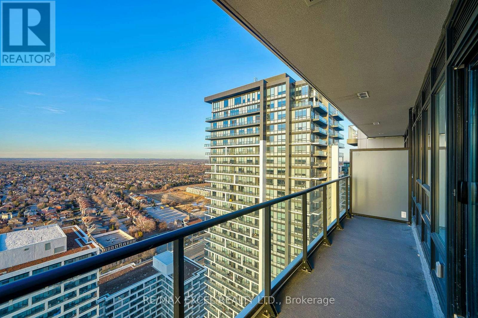 3508-8 Water Walk Drive, Markham, ON, L3R 6L4 - 32