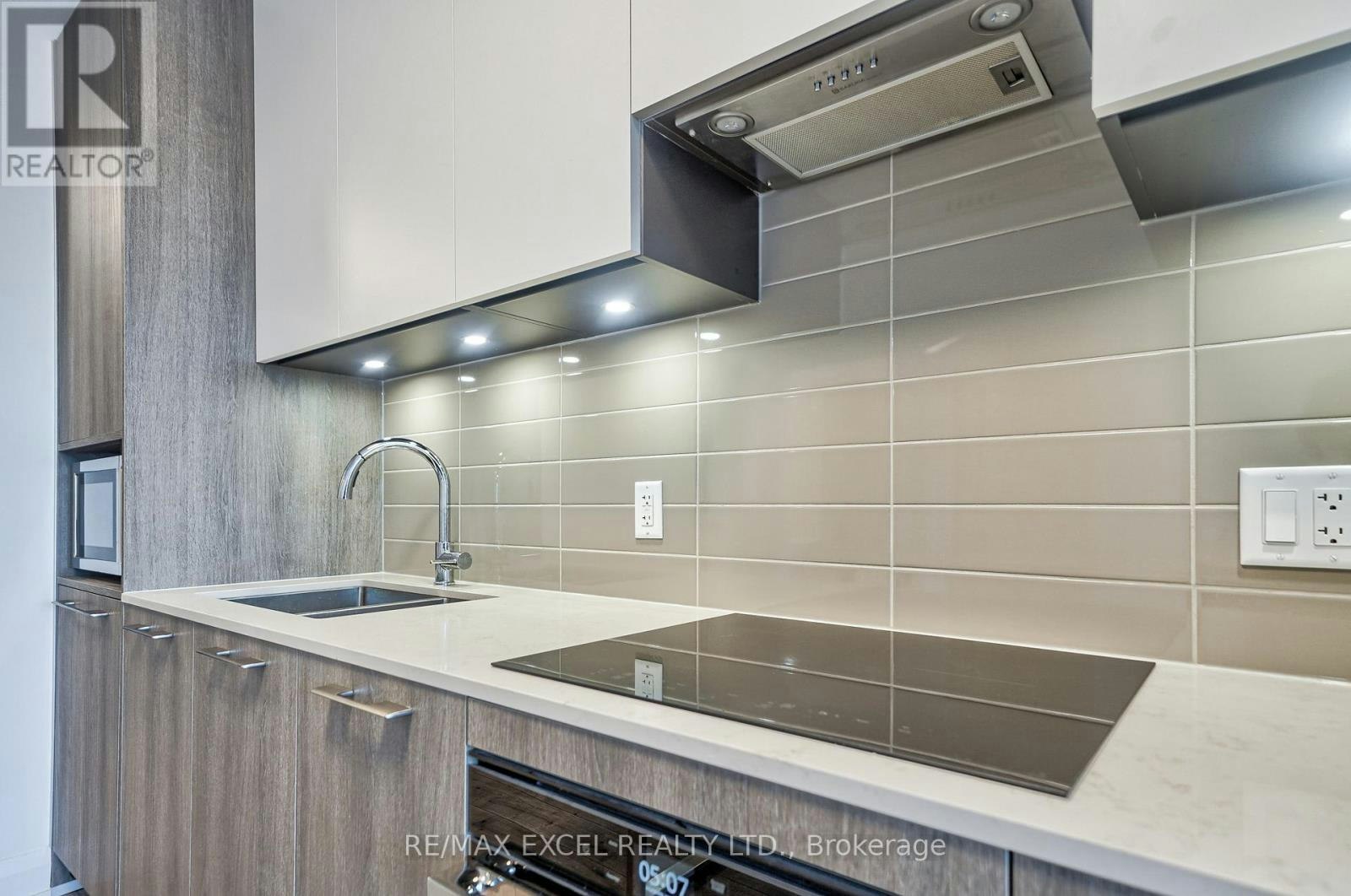 3508-8 Water Walk Drive, Markham, ON, L3R 6L4 - 16