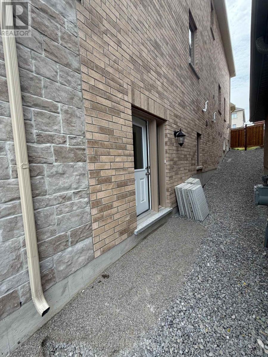 177 Rowe Street, Bradford West Gwillimbury, ON, L3Z 4N2 - 3