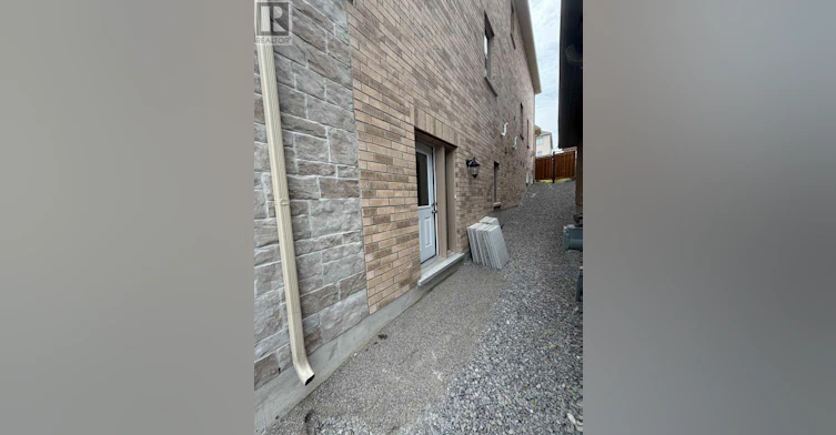 177 Rowe Street, Bradford West Gwillimbury, ON, L3Z 4N2 - 3