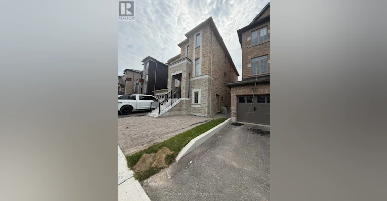 177 Rowe Street, Bradford West Gwillimbury, ON, L3Z 4N2 - 2