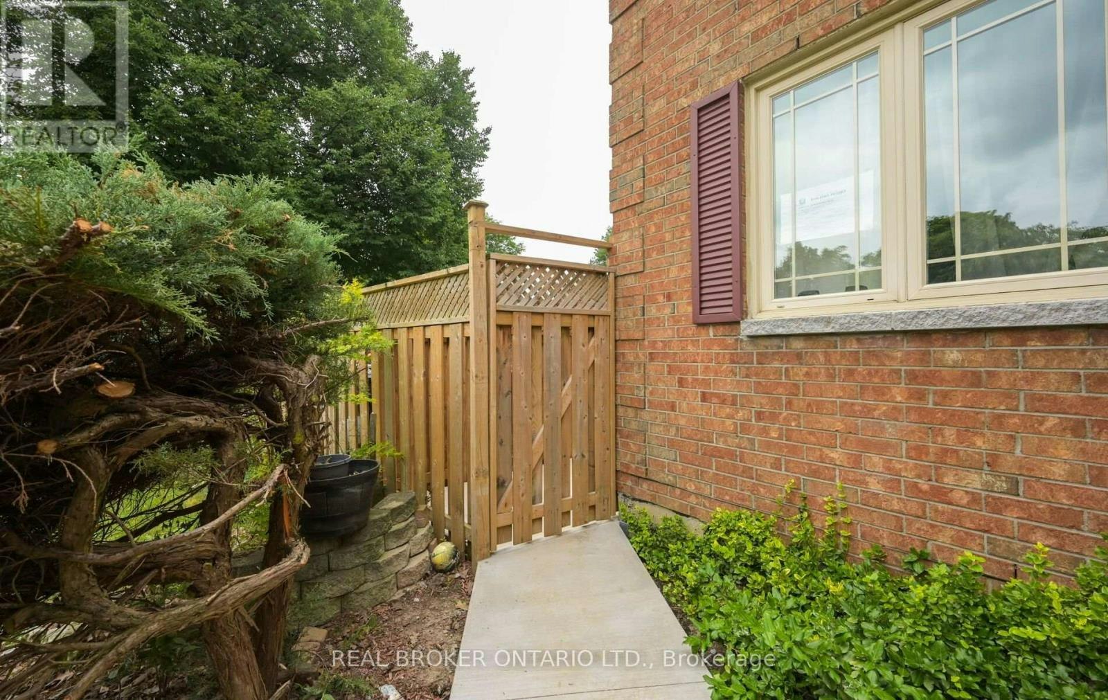 20 Campkin Street, Brampton, ON, L6Y 3G9 - 3