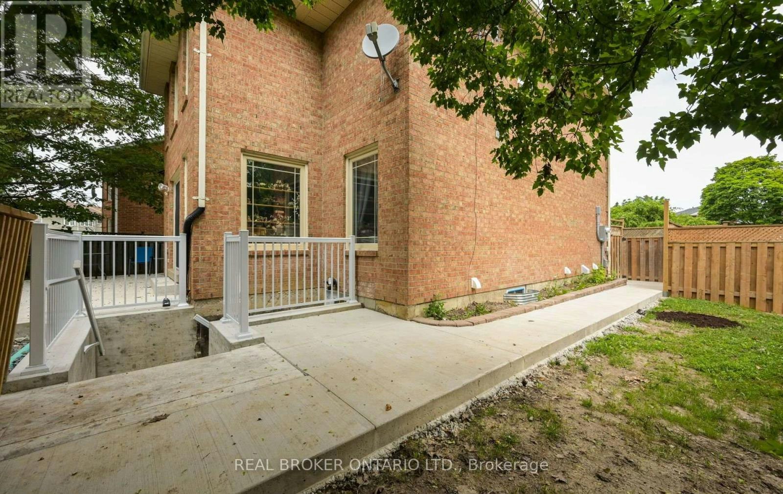 20 Campkin Street, Brampton, ON, L6Y 3G9 - 4