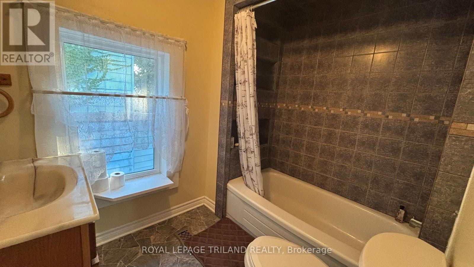 UPPER-279 Charlotte Street, Port Stanley, ON, N5L 1A8 - 7