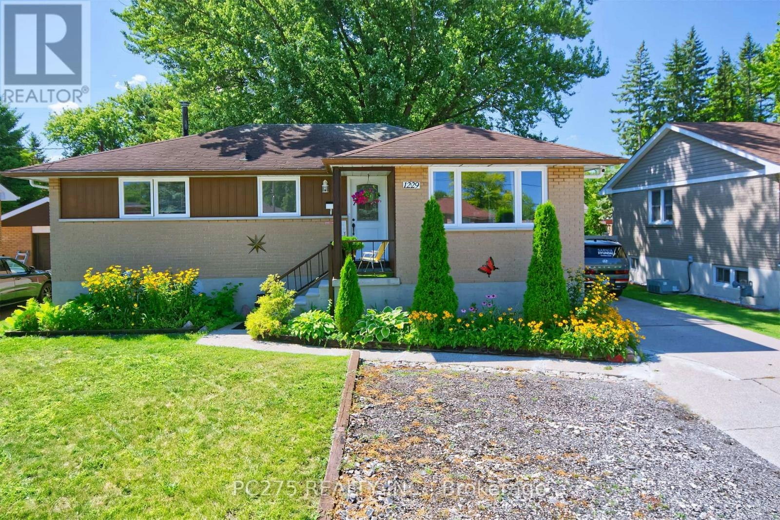 1229 Exmouth Street, Sarnia, ON, N7S 1W8