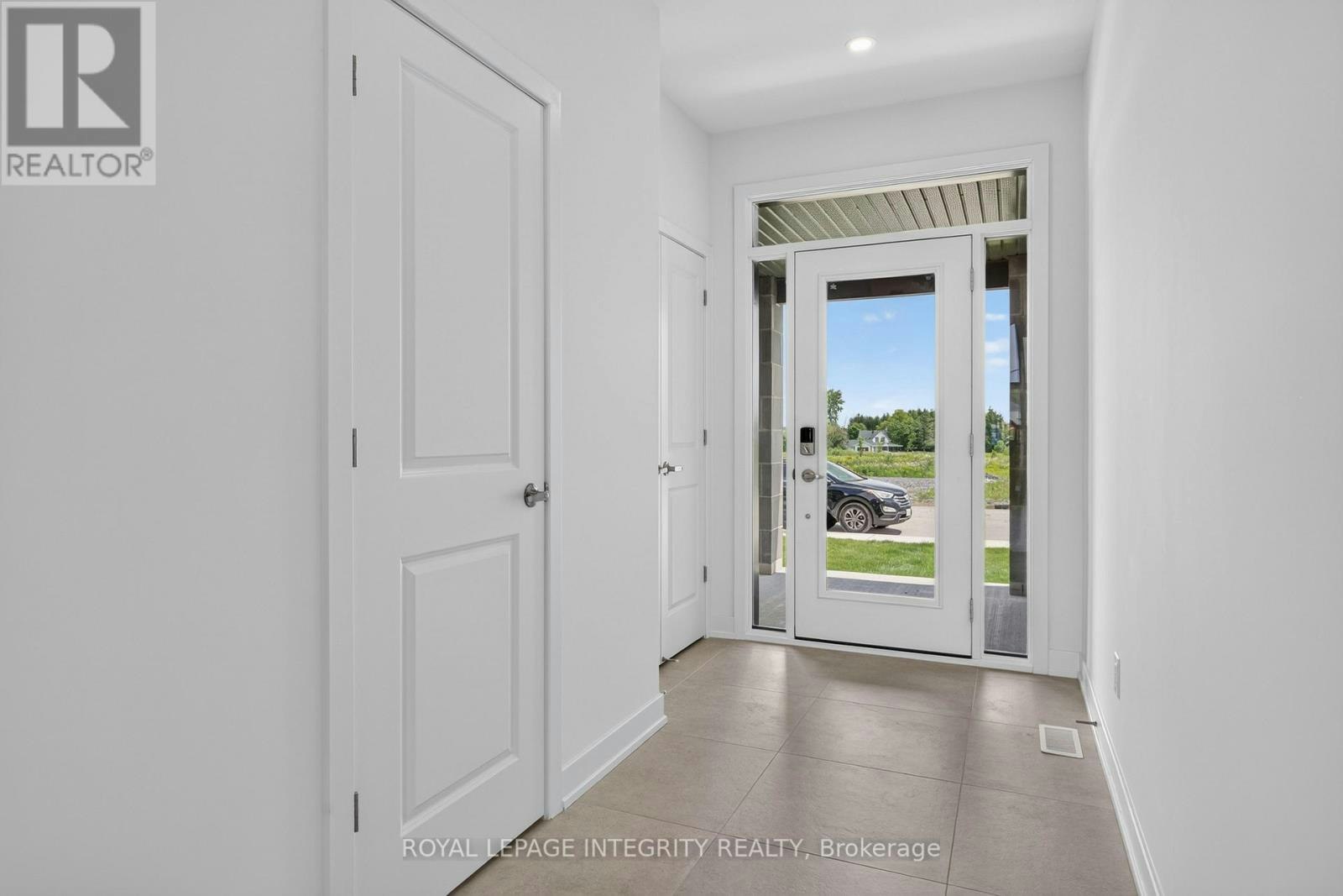 1132 Spoor Street, Ottawa, ON, K2K 1X7 - 2