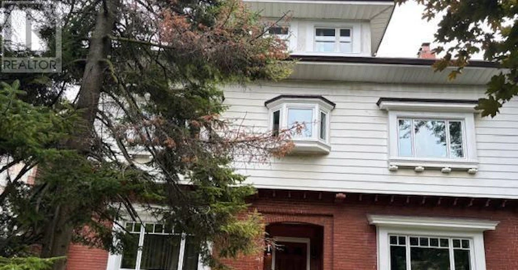 STUDIO 2ND FLOOR-347 Walmer Road, Toronto, ON, M5R 2Y3