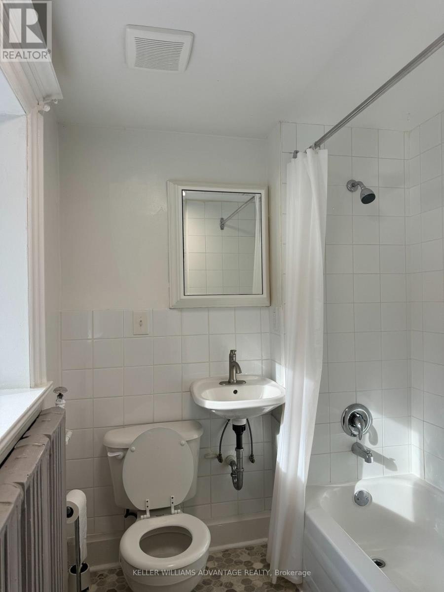 STUDIO 2ND FLOOR-347 Walmer Road, Toronto, ON, M5R 2Y3 - 10