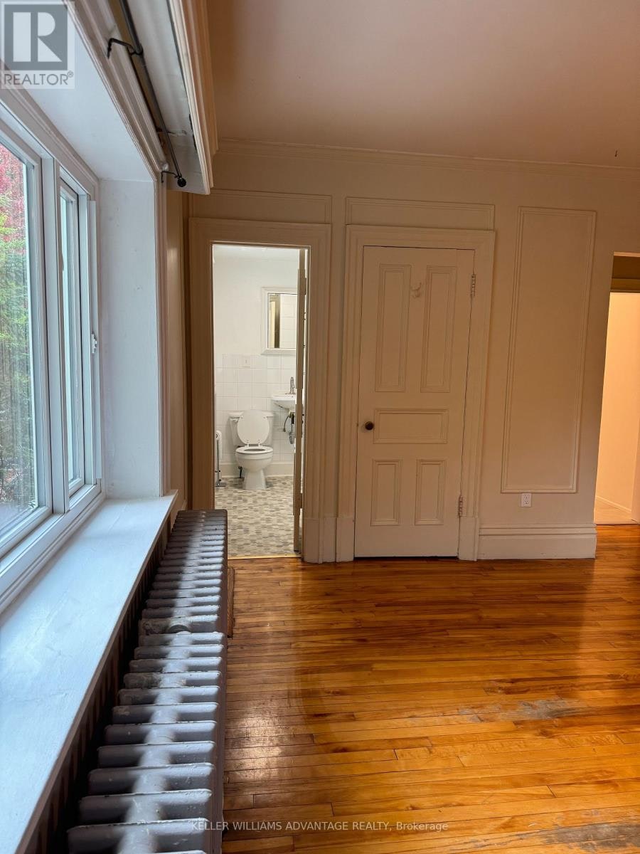 STUDIO 2ND FLOOR-347 Walmer Road, Toronto, ON, M5R 2Y3 - 6