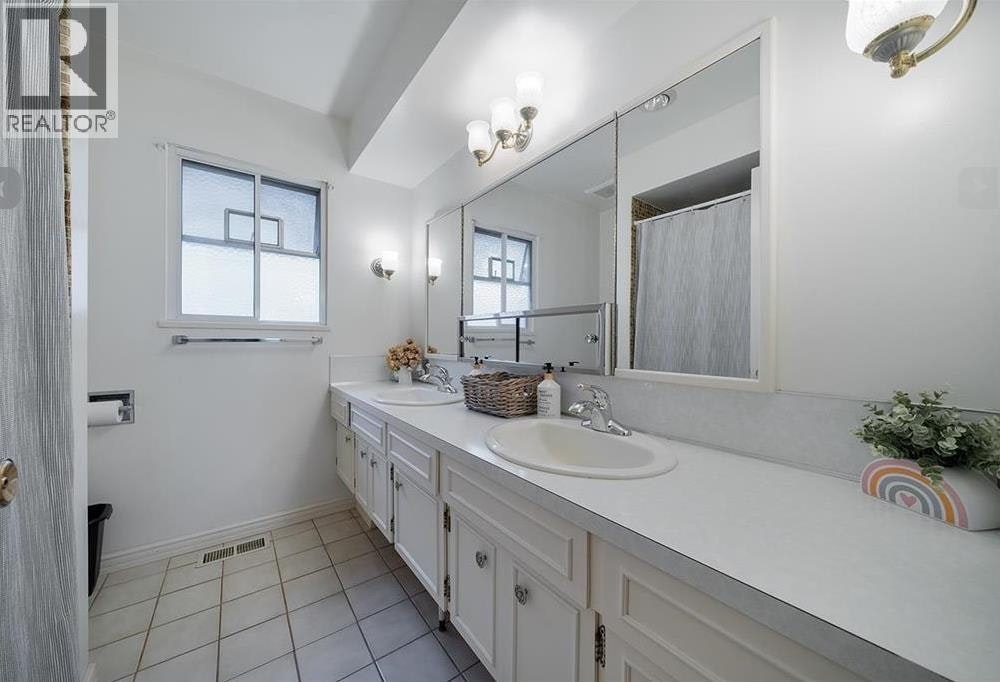 2349 Rosedale Drive, Vancouver, BC, V5P 2R2 - 14