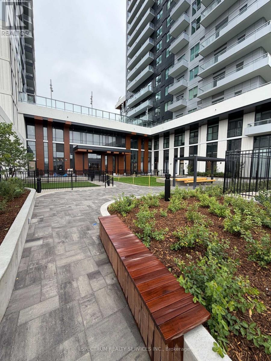 615-5 Meadowdale Road, Toronto, ON, L4K 0C7 - 2