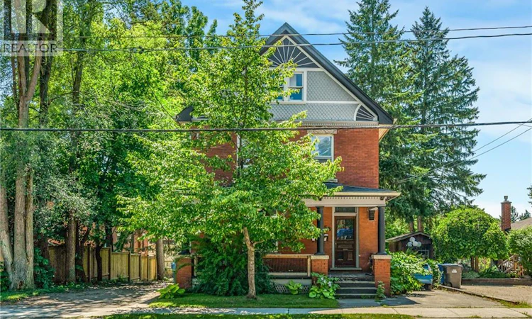458 Woolwich Street