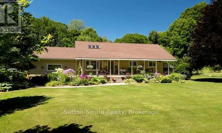 130044 20 Side Sideroad Road