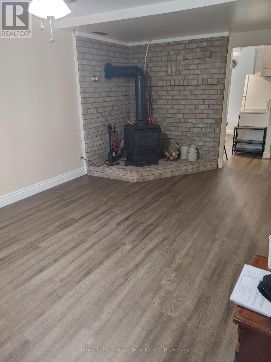 832 Ferndale Street, Oshawa, ON, L1J 5L7 - 2