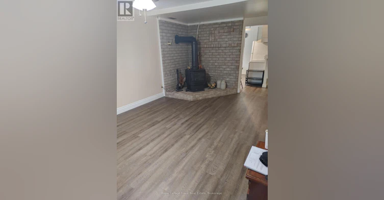 832 Ferndale Street, Oshawa, ON, L1J 5L7 - 2