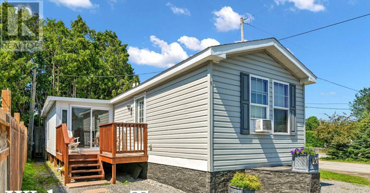 90-3535 St. Joseph Boulevard, Ottawa, ON, K4A 0Z6