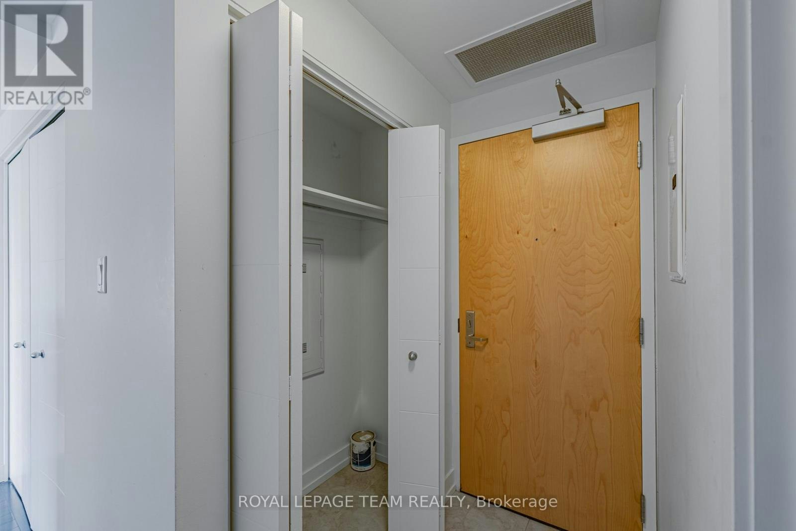 2302-179 Metcalfe Street, Ottawa, ON, K2P 0W1 - 4