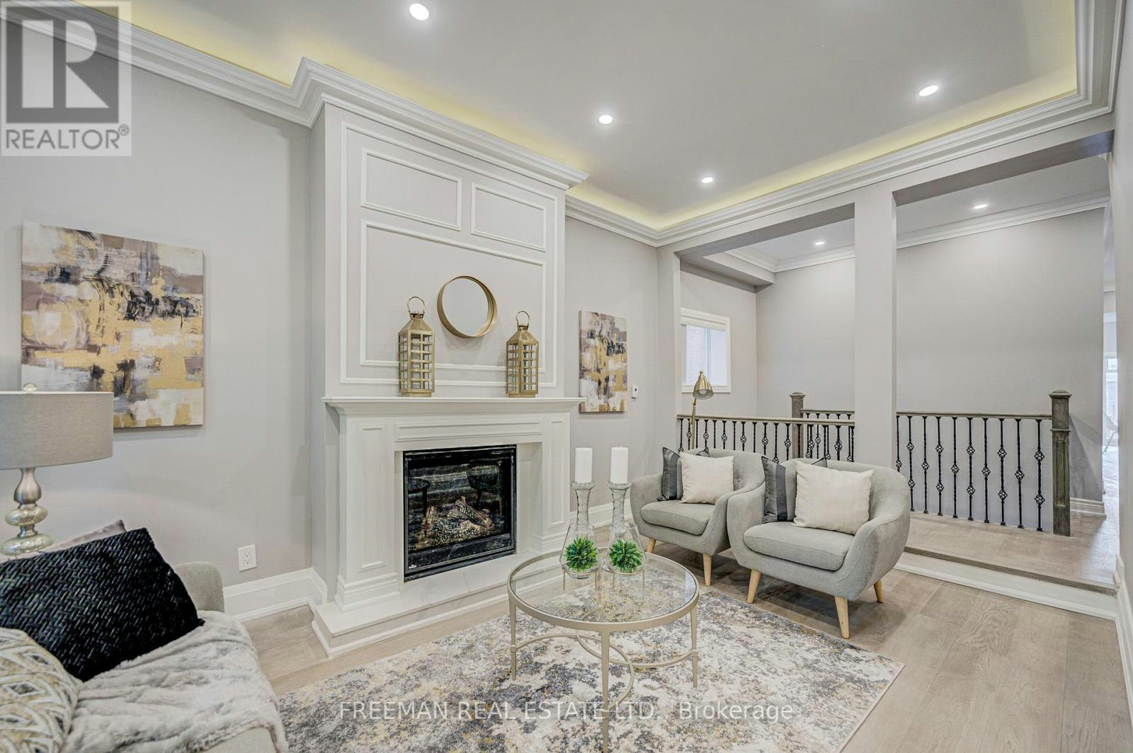 MAIN&2ND FLOOR-916 Manning Avenue, Toronto, ON, M6G 2X4 - 5