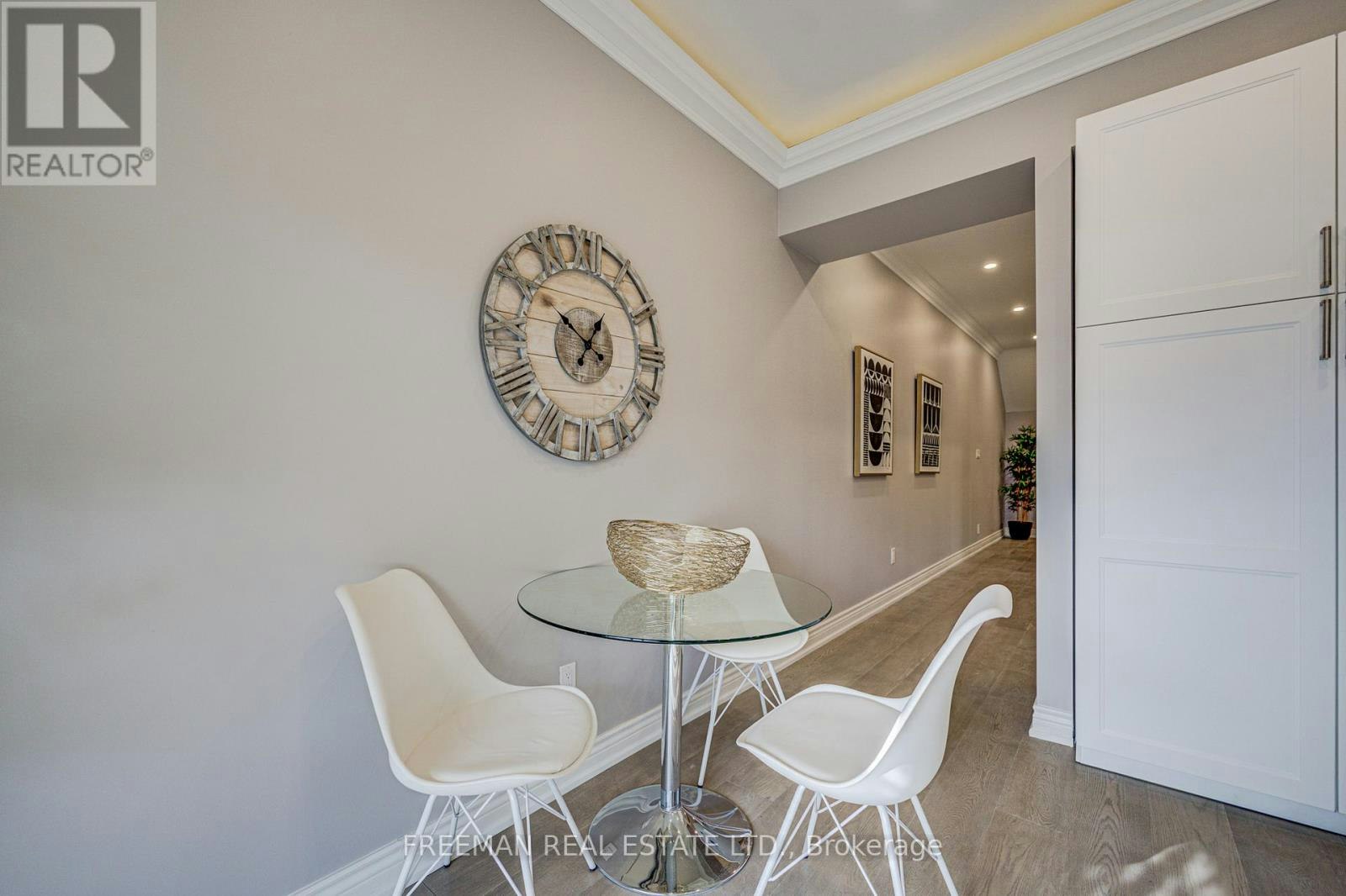 MAIN&2ND FLOOR-916 Manning Avenue, Toronto, ON, M6G 2X4 - 8