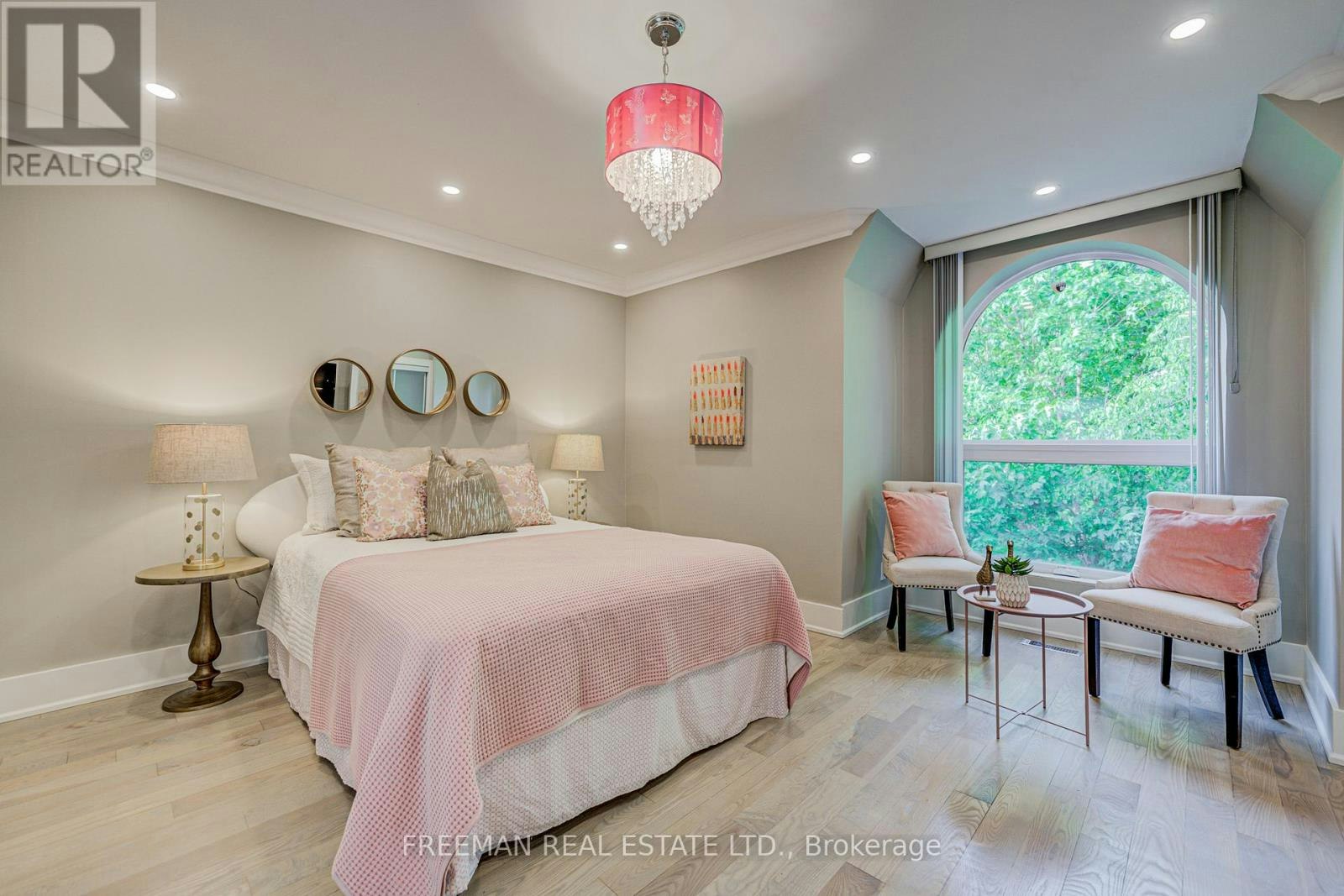MAIN&2ND FLOOR-916 Manning Avenue, Toronto, ON, M6G 2X4 - 16