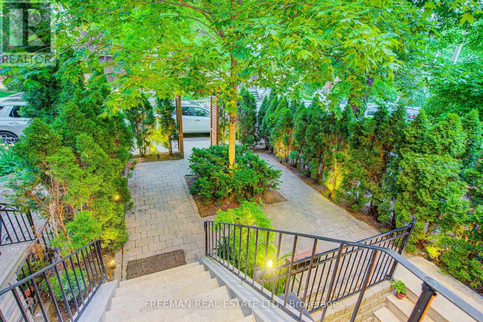 MAIN&2ND FLOOR-916 Manning Avenue, Toronto, ON, M6G 2X4 - 2
