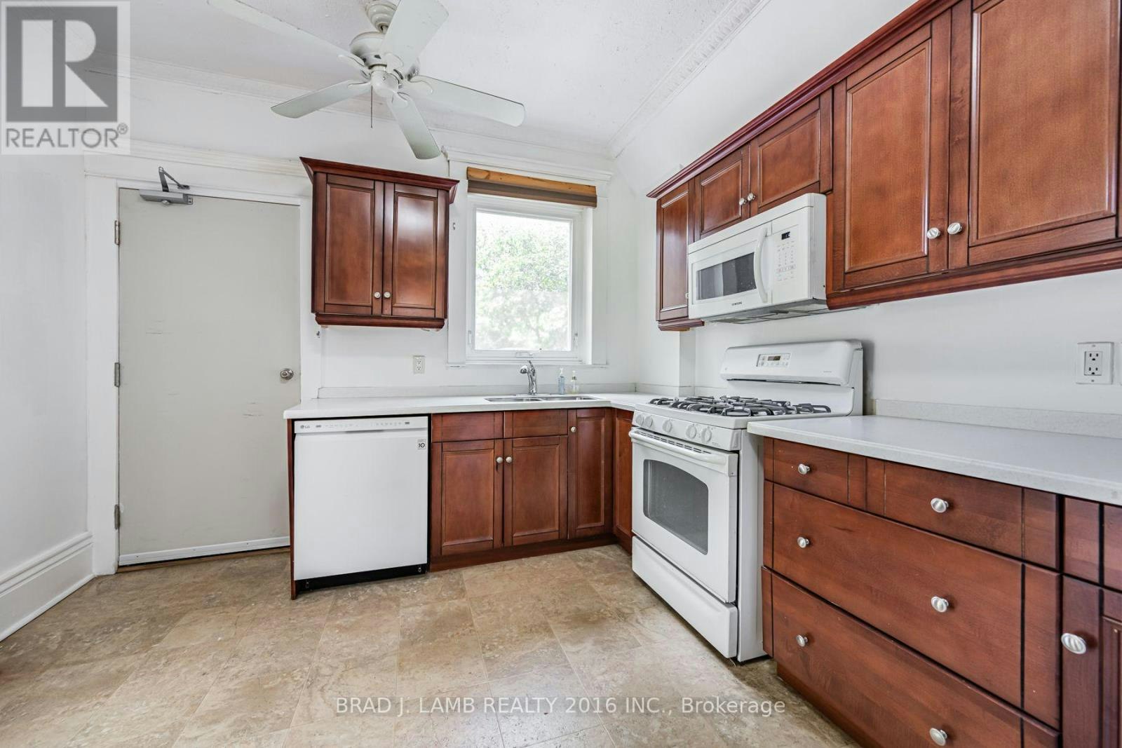 MAIN And Upper 12 Sibley Avenue, Toronto, ON, M4C 5E7 - 17