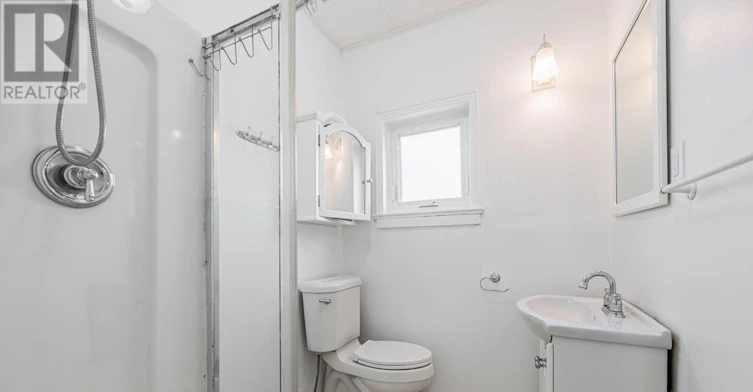 MAIN And Upper 12 Sibley Avenue, Toronto, ON, M4C 5E7 - 26
