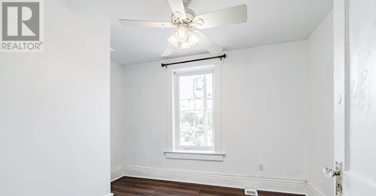 MAIN And Upper 12 Sibley Avenue, Toronto, ON, M4C 5E7 - 23