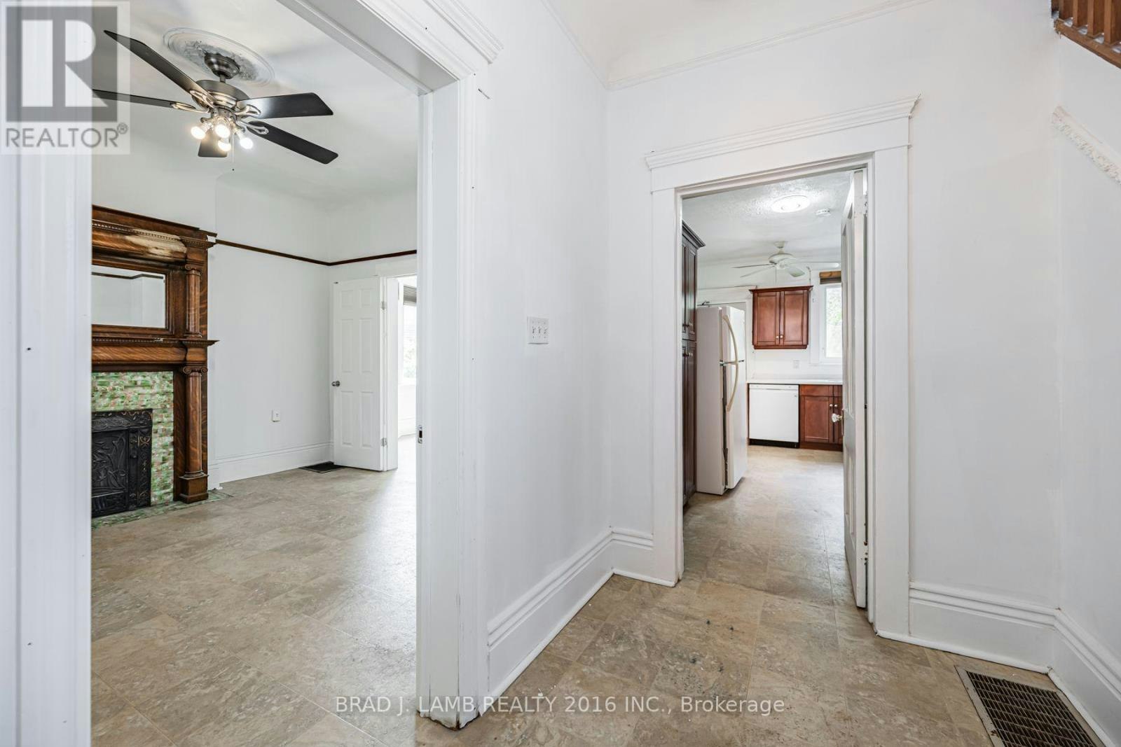 MAIN And Upper 12 Sibley Avenue, Toronto, ON, M4C 5E7 - 8
