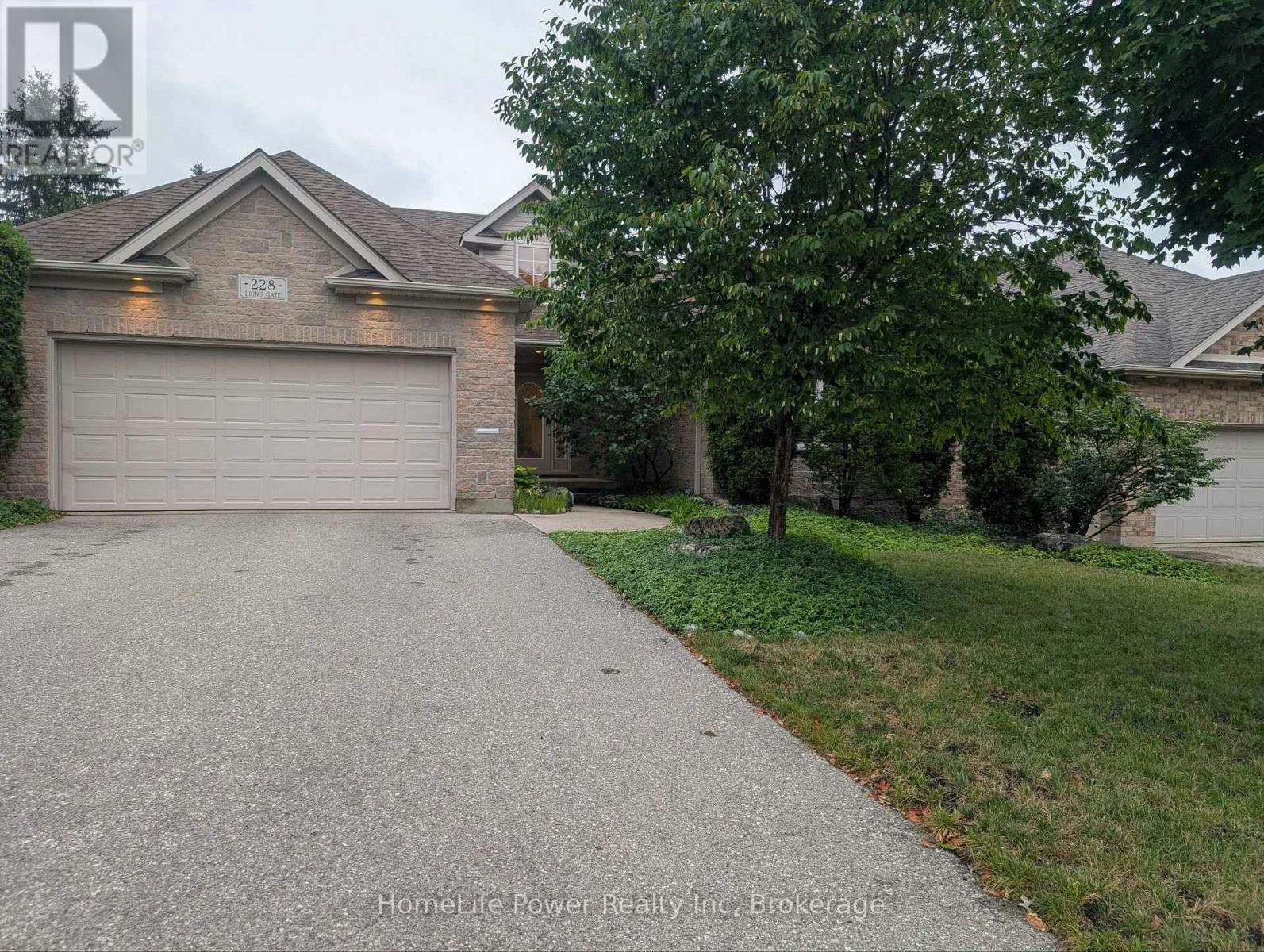 228 The Lions Gate, Waterloo, ON, N2L 6M5 - 2