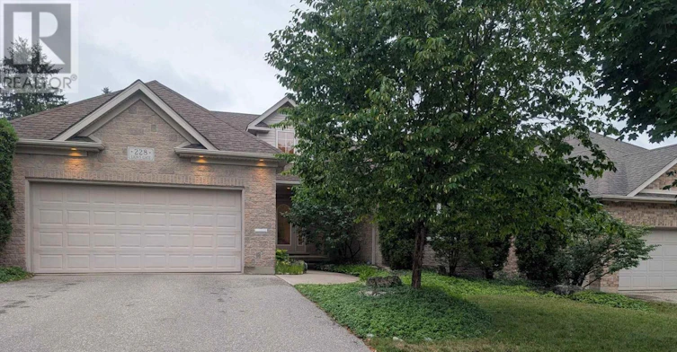 228 The Lions Gate, Waterloo, ON, N2L 6M5 - 2