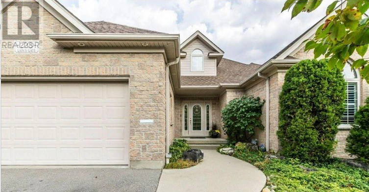 228 The Lions Gate, Waterloo, ON, N2L 6M5