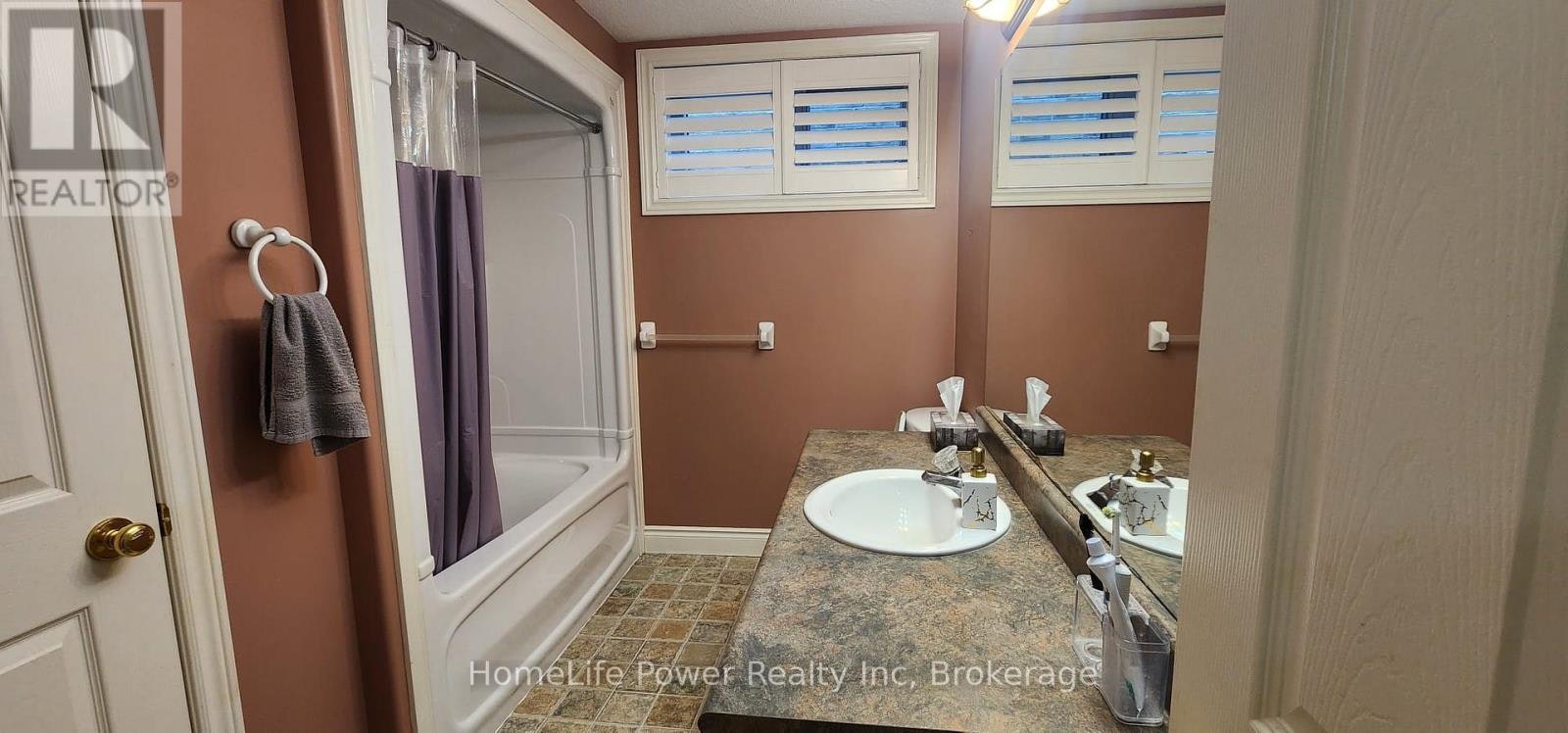 228 The Lions Gate, Waterloo, ON, N2L 6M5 - 31