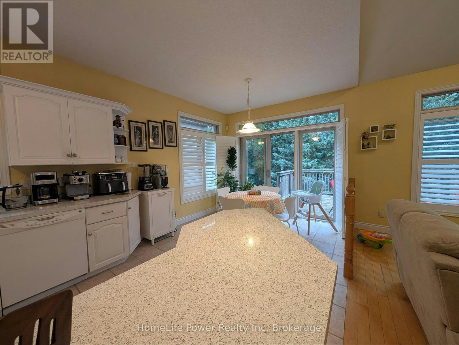 228 The Lions Gate, Waterloo, ON, N2L 6M5 - 7