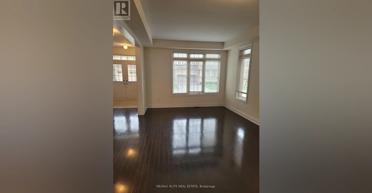 959 Ernest Cousins Circle, Newmarket, ON, L3X 0B7 - 12