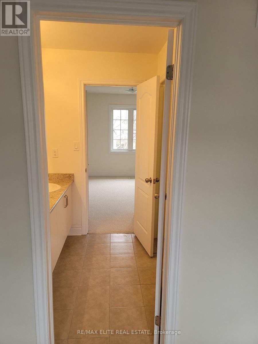 959 Ernest Cousins Circle, Newmarket, ON, L3X 0B7 - 17