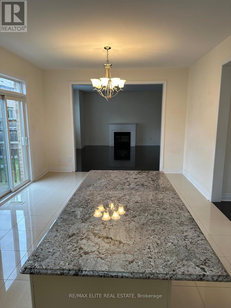 959 Ernest Cousins Circle, Newmarket, ON, L3X 0B7 - 9