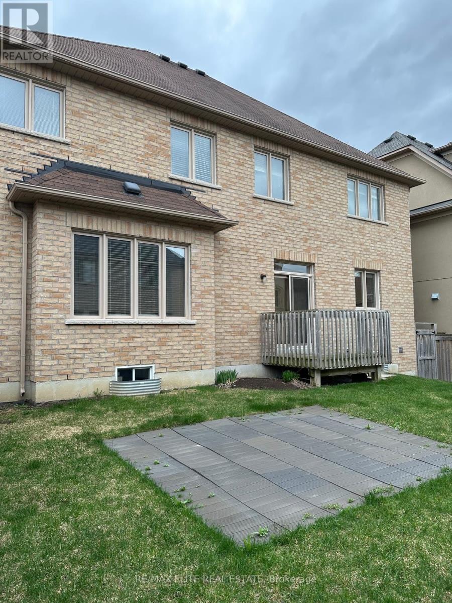 959 Ernest Cousins Circle, Newmarket, ON, L3X 0B7 - 3