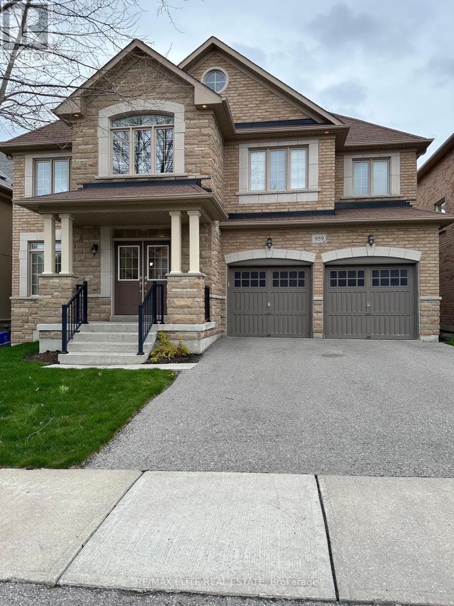 959 Ernest Cousins Circle, Newmarket, ON, L3X 0B7