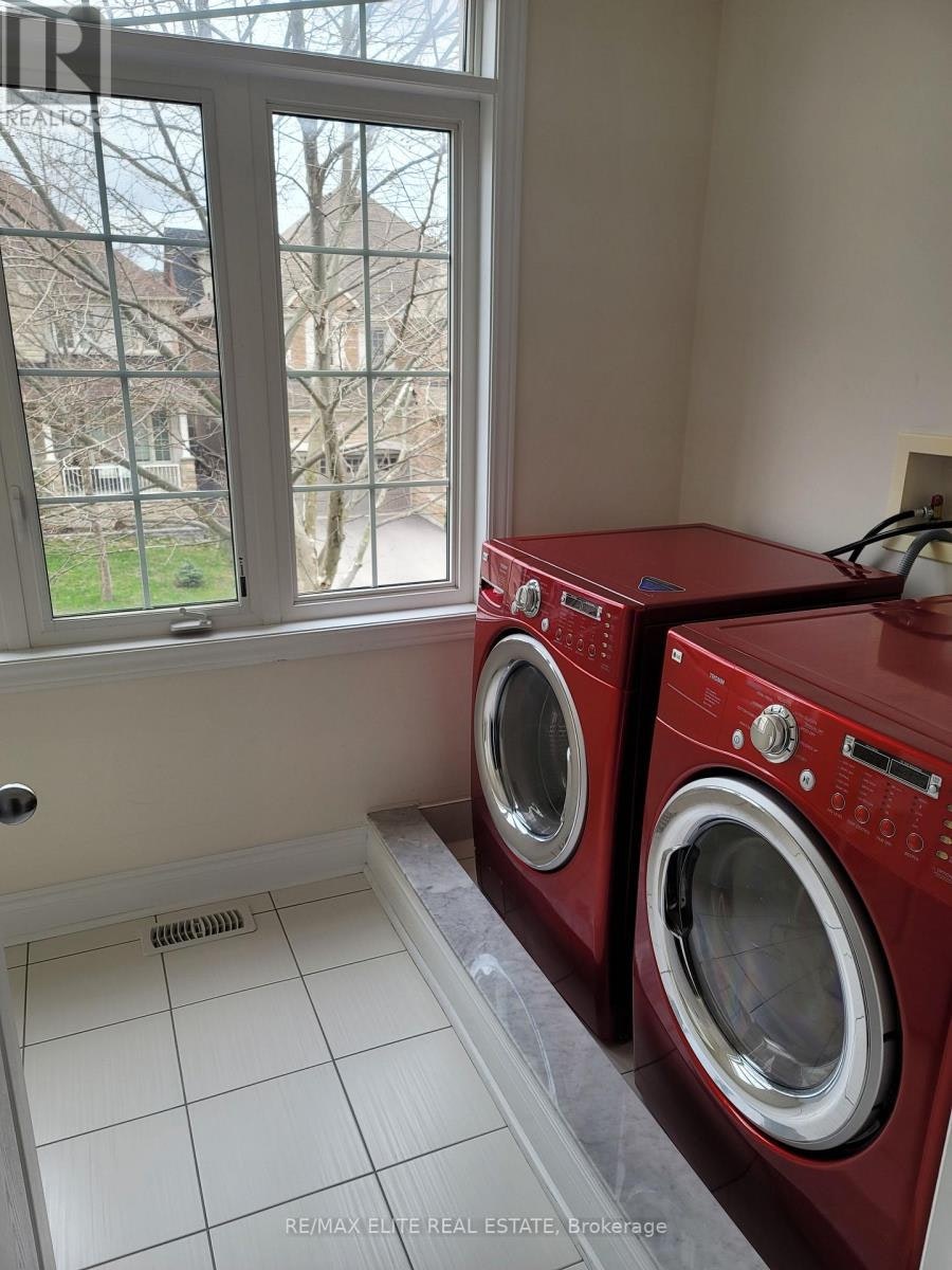 959 Ernest Cousins Circle, Newmarket, ON, L3X 0B7 - 14