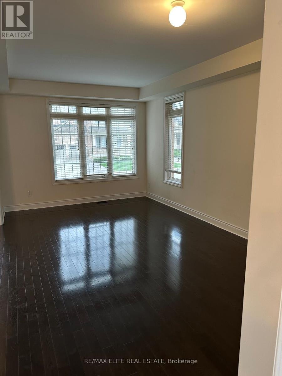959 Ernest Cousins Circle, Newmarket, ON, L3X 0B7 - 7