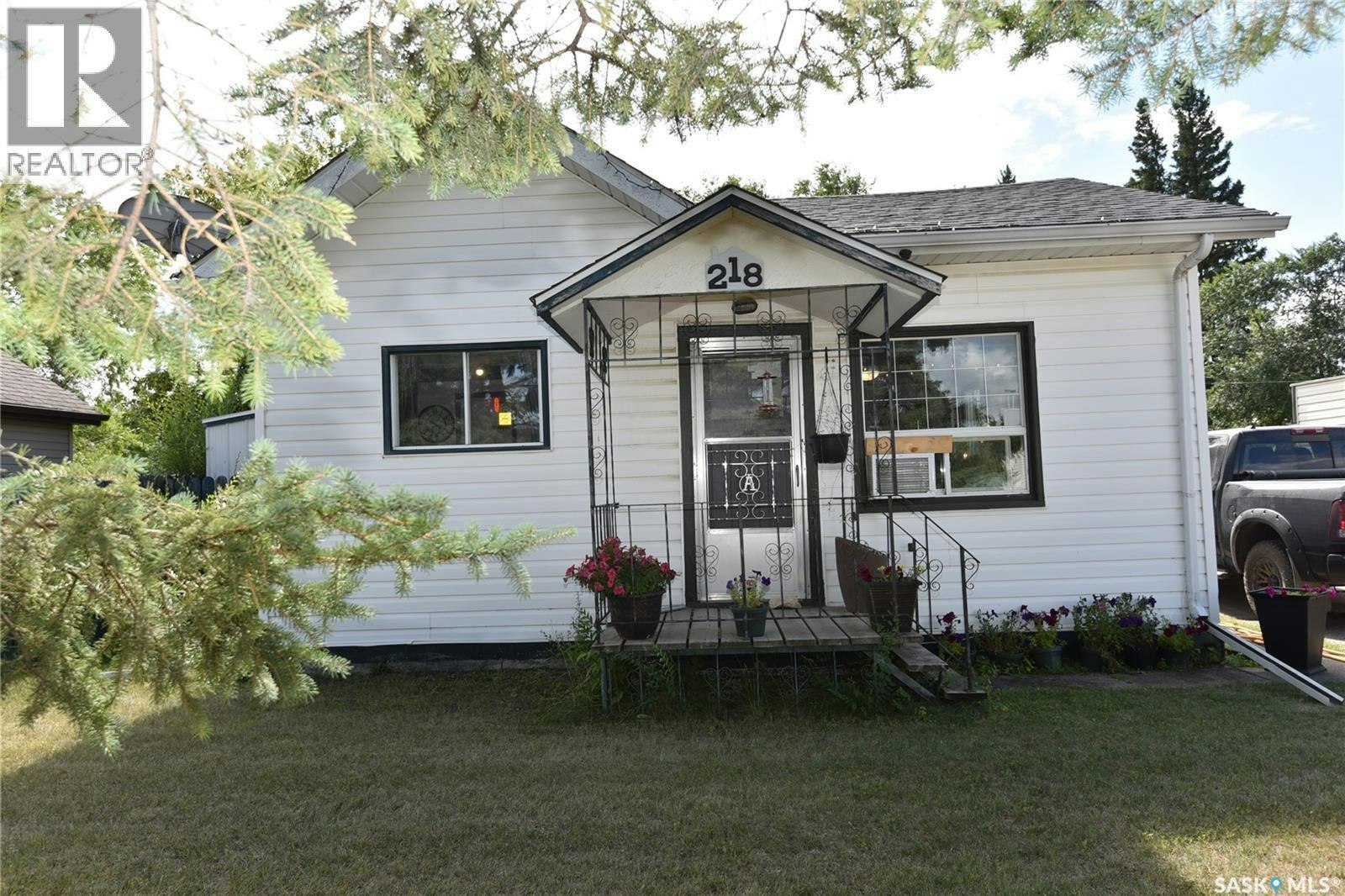 218 4a Street E, Nipawin, SK, S0E 1E0
