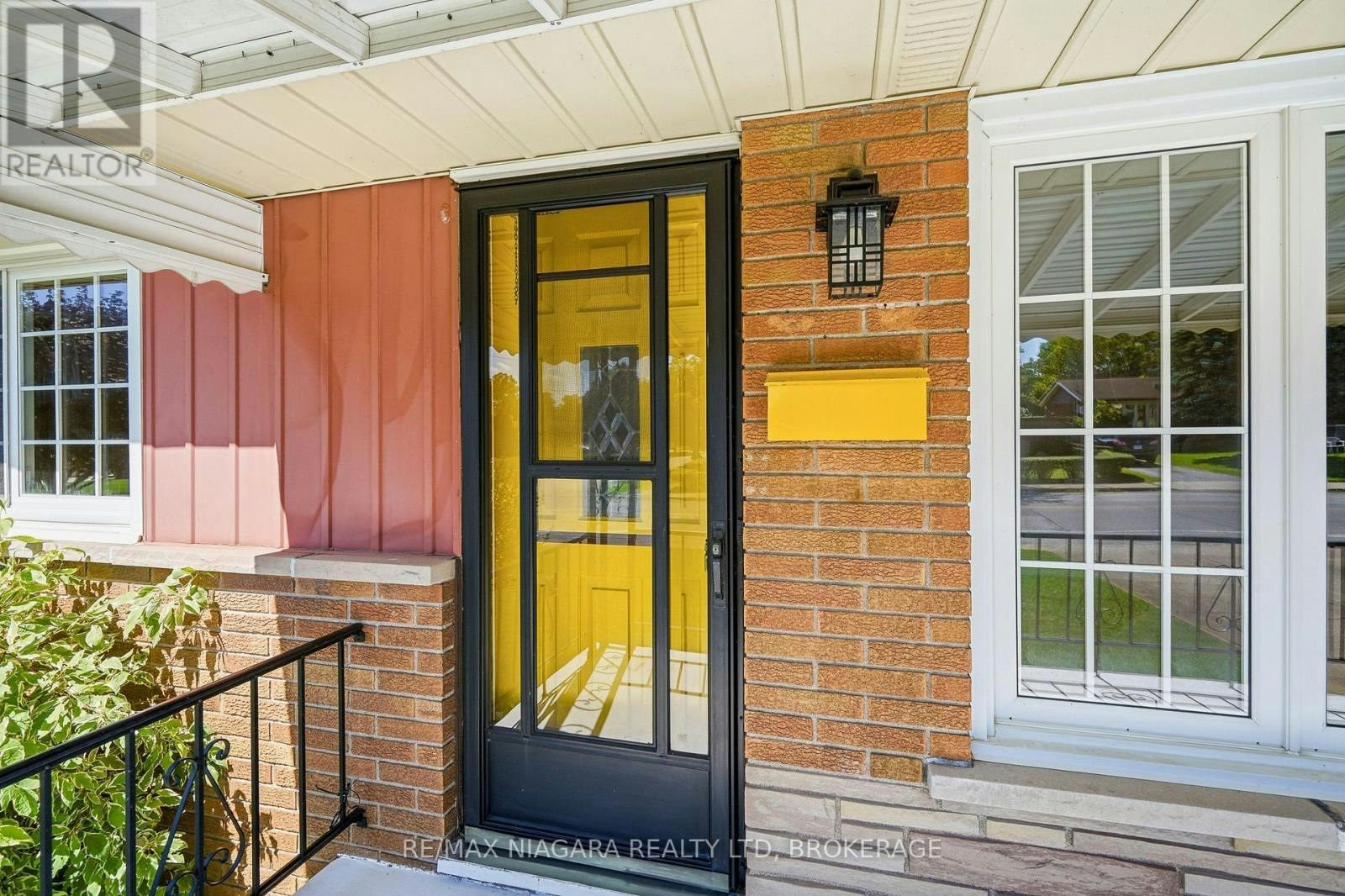 6521 Caledonia Street, Niagara Falls, ON, L2G 5A6 - 4