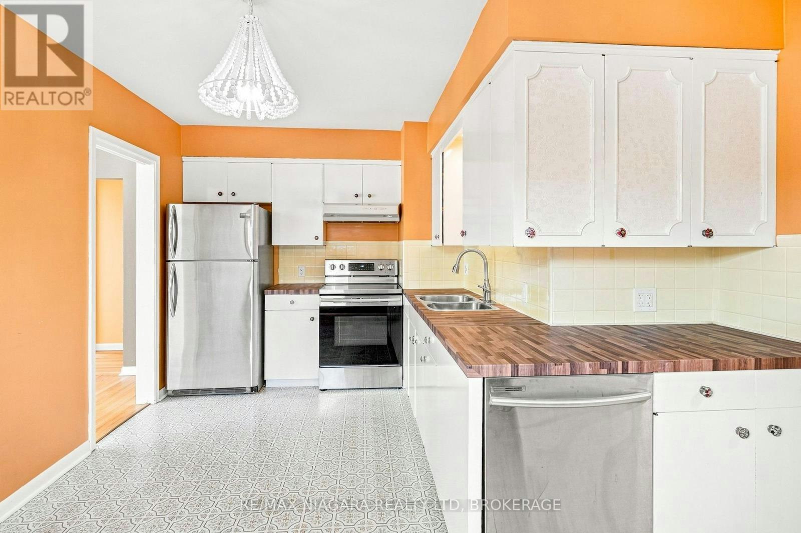 6521 Caledonia Street, Niagara Falls, ON, L2G 5A6 - 12